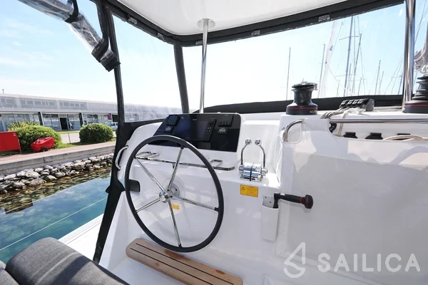 Lagoon 42 - Yacht Charter Sailica