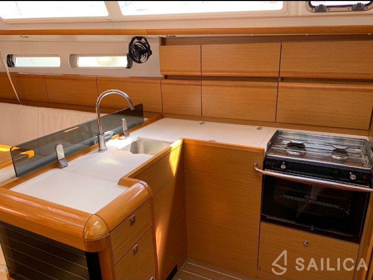Sun Odyssey 439 - Yacht Charter Sailica