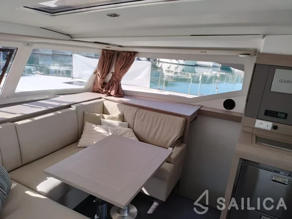 Isla 40 - Yacht Charter Sailica