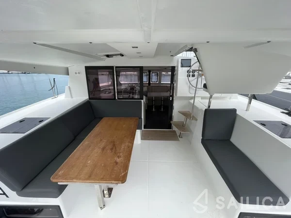 Isla 40 - Yacht Charter Sailica