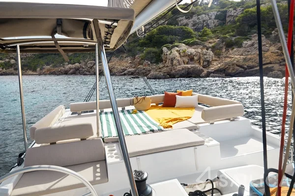 Bali Catspace - Yacht Charter Sailica