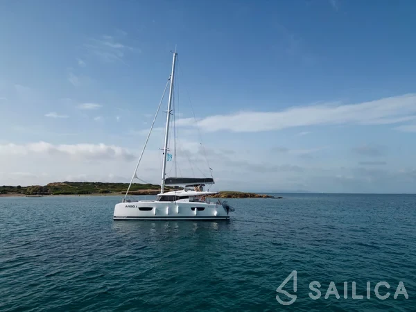 Astréa 42 - Yacht Charter Sailica