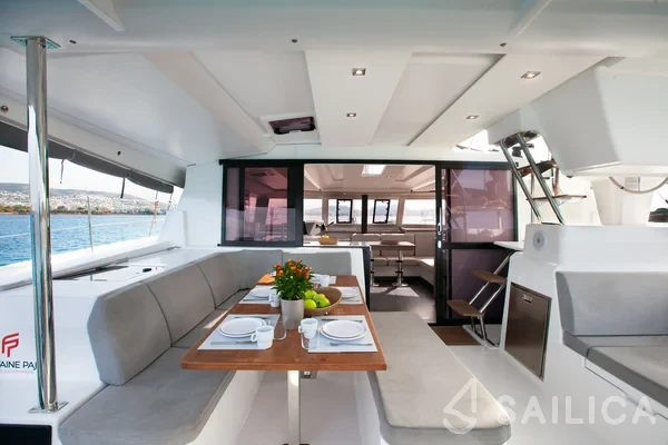 Astréa 42 - Yacht Charter Sailica