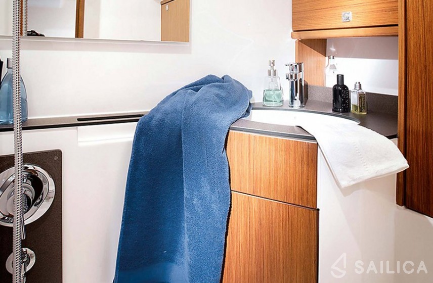 Bavaria Cruiser 46 - Yacht Charter Sailica