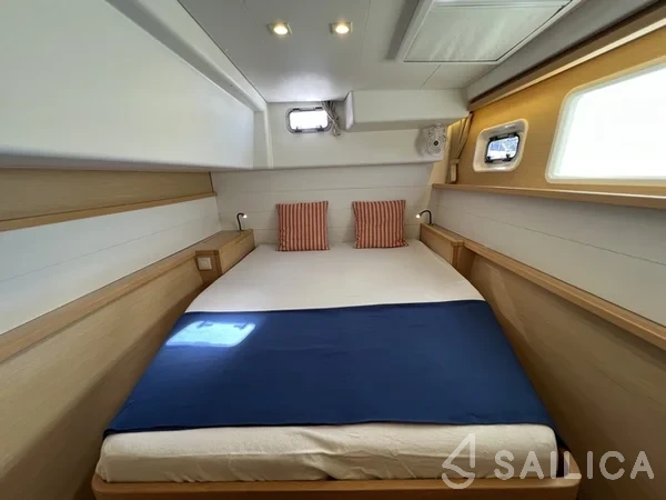 Lagoon 450  Flybridge - Yacht Charter Sailica