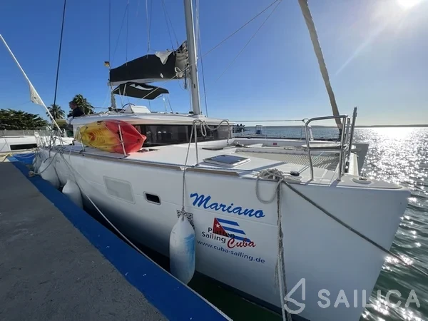Lagoon 450  Flybridge - Yacht Charter Sailica
