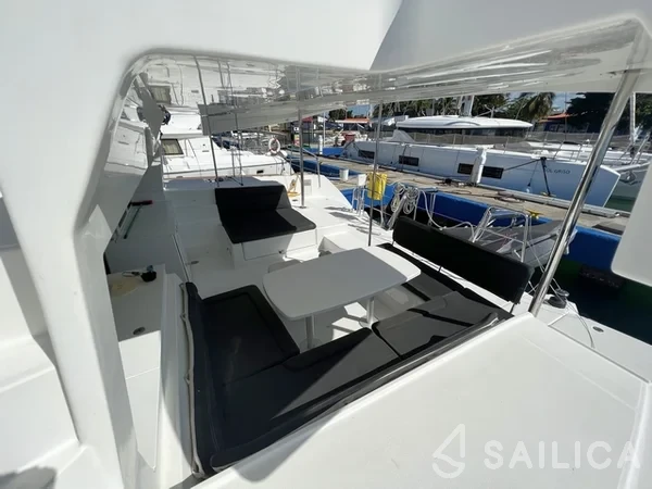 Lagoon 450  Flybridge - Yacht Charter Sailica
