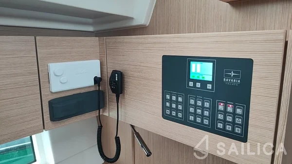 Bavaria C45 - Photo #74 Bavaria C45 - Yacht Charter Sailica