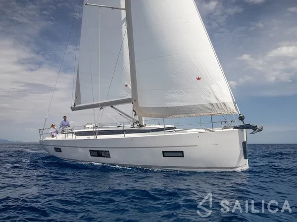 Bavaria C45 - Photo #58 Bavaria C45 - Yacht Charter Sailica