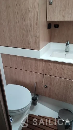 Bavaria C45 - Photo #67 Bavaria C45 - Yacht Charter Sailica