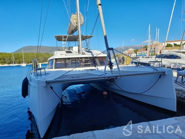 Nautitech 46 Fly - Yacht Charter Sailica