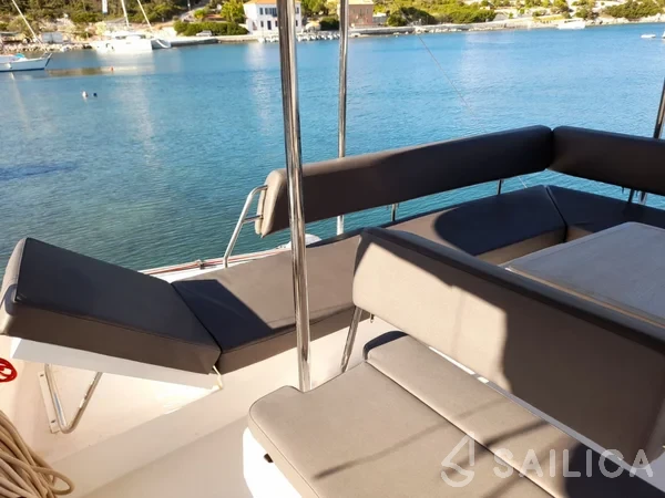 Nautitech 46 Fly - Yacht Charter Sailica