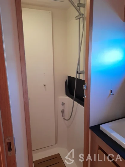 Nautitech 46 Fly - Yacht Charter Sailica