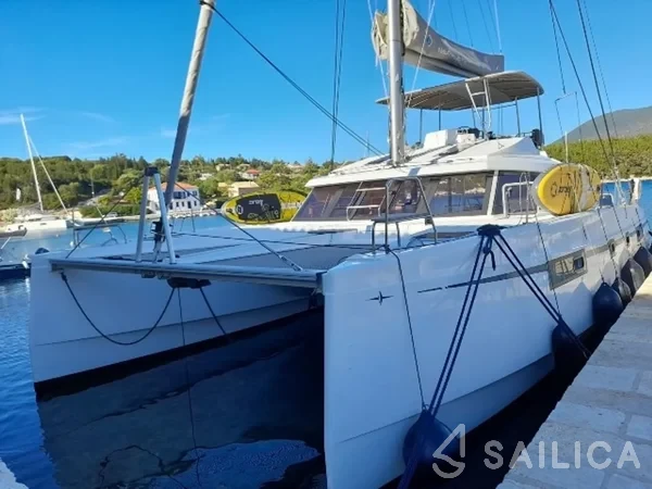 Nautitech 46 Fly - Yacht Charter Sailica