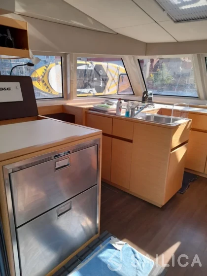 Nautitech 46 Fly - Yacht Charter Sailica