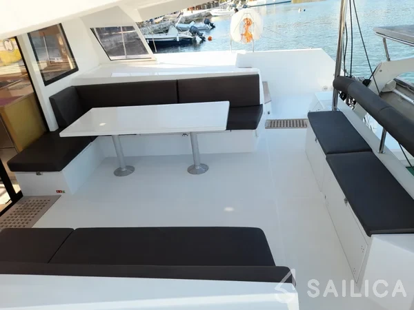Nautitech 46 Fly - Yacht Charter Sailica