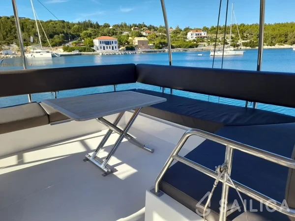 Nautitech 46 Fly - Yacht Charter Sailica
