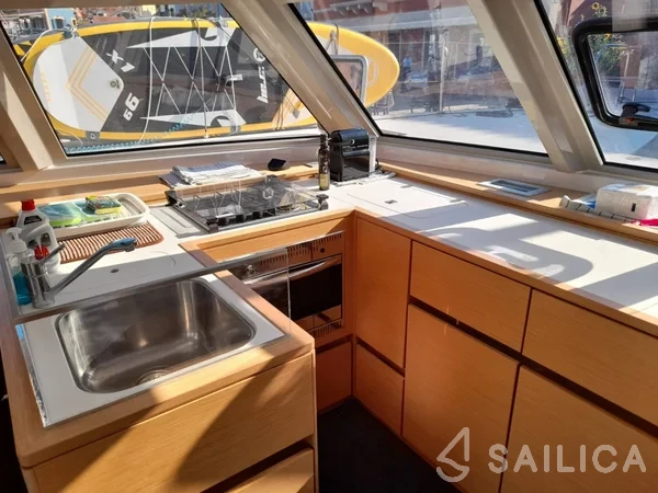 Nautitech 46 Fly - Yacht Charter Sailica