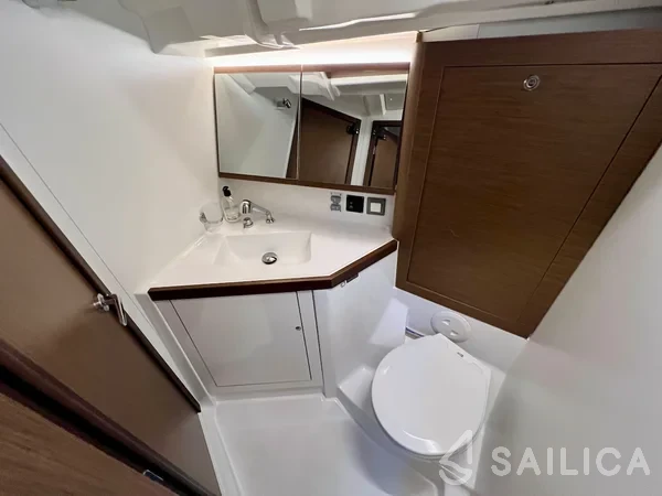 Oceanis 46.1 - Yacht Charter Sailica