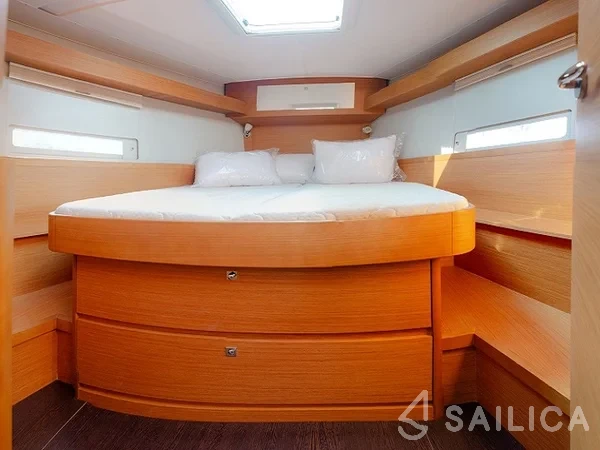 Dufour 430 - Yacht Charter Sailica