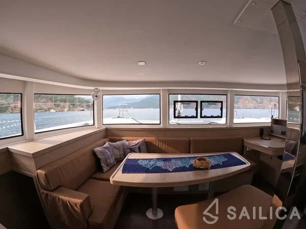 Lagoon 42 - Yacht Charter Sailica