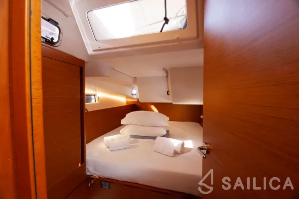 Sun Odyssey 490 - Yacht Charter Sailica