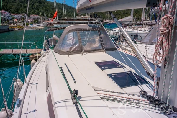 Hanse 445 - Yacht Charter Sailica