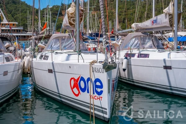 Hanse 445 - Yacht Charter Sailica