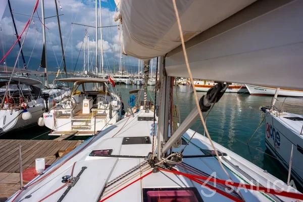 Hanse 445 - Yacht Charter Sailica
