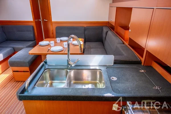 Hanse 445 - Yacht Charter Sailica