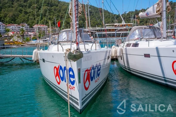 Hanse 445 - Yacht Charter Sailica