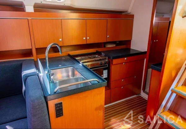 Hanse 445 - Yacht Charter Sailica