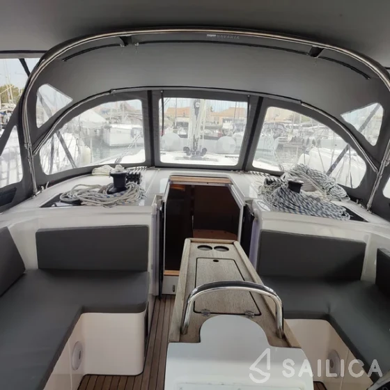 Bavaria C42 - Yacht Charter Sailica