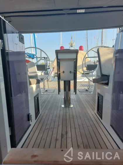 Bavaria C42 - Yacht Charter Sailica