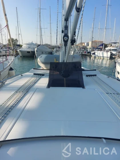 Bavaria C42 - Yacht Charter Sailica
