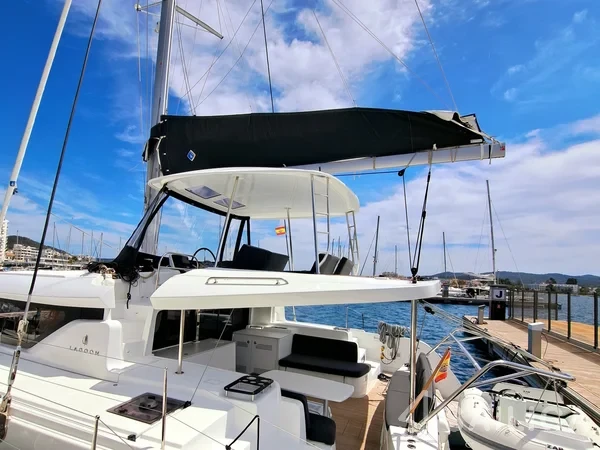 Lagoon 46  - Yacht Charter Sailica