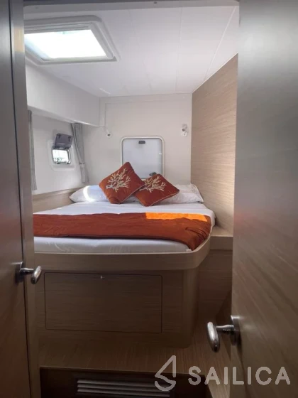 Lagoon 42 - Yacht Charter Sailica