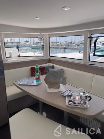 Lagoon 42 - Yacht Charter Sailica