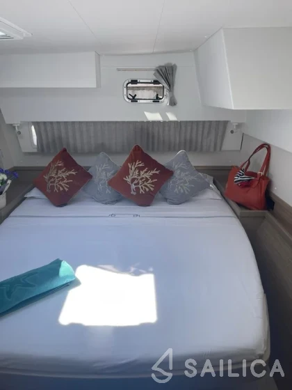 Lagoon 42 - Yacht Charter Sailica