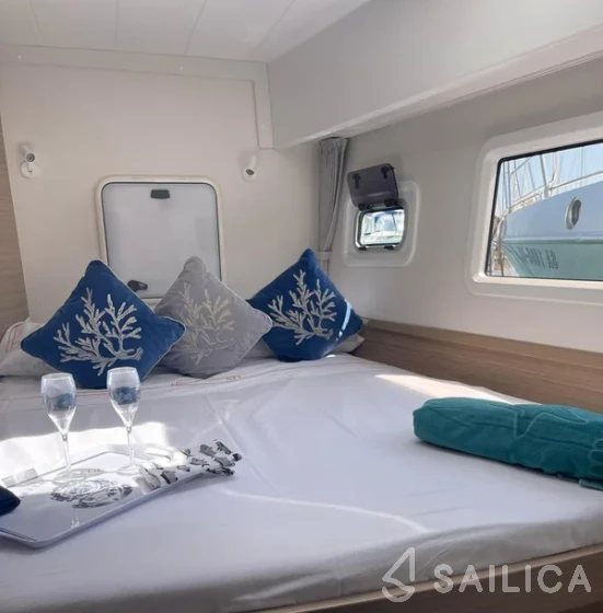 Lagoon 42 - Yacht Charter Sailica