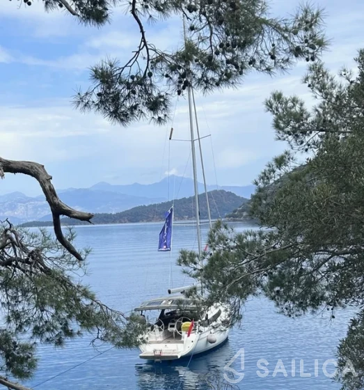 Bavaria 37 Cruiser - Yacht Charter Sailica