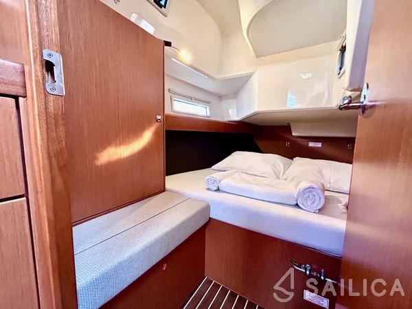 Bavaria 37 Cruiser - Yacht Charter Sailica