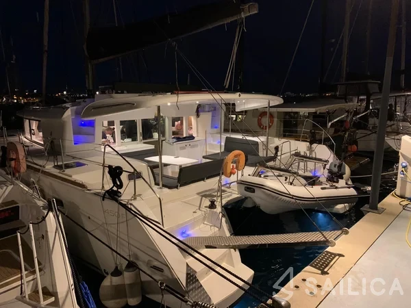 Lagoon 450 - Yacht Charter Sailica