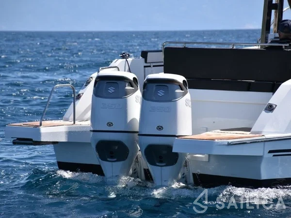 Cap Camarat 10.5 WA - Yacht Charter Sailica