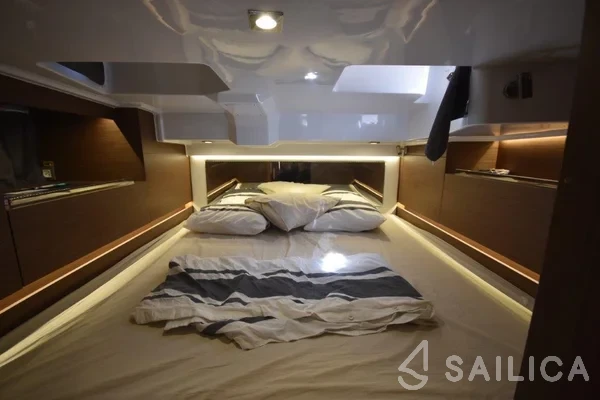 Cap Camarat 10.5 WA - Yacht Charter Sailica