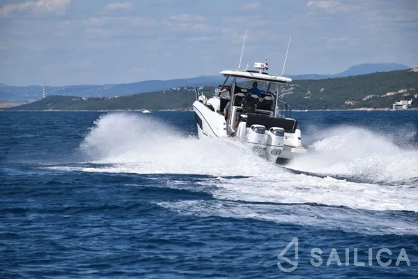 Cap Camarat 10.5 WA - Yacht Charter Sailica