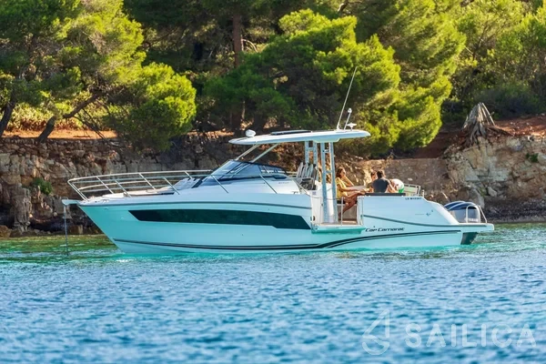 Cap Camarat 10.5 WA - Yacht Charter Sailica