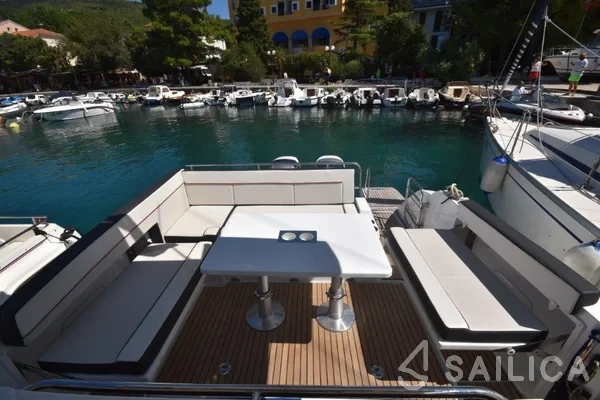 Cap Camarat 10.5 WA - Yacht Charter Sailica