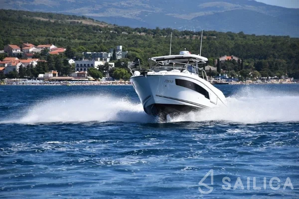 Cap Camarat 10.5 WA - Yacht Charter Sailica