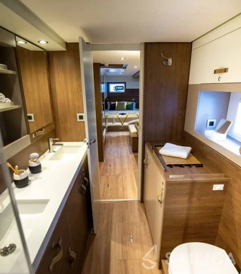 Bali 4.4 - Yacht Charter Sailica